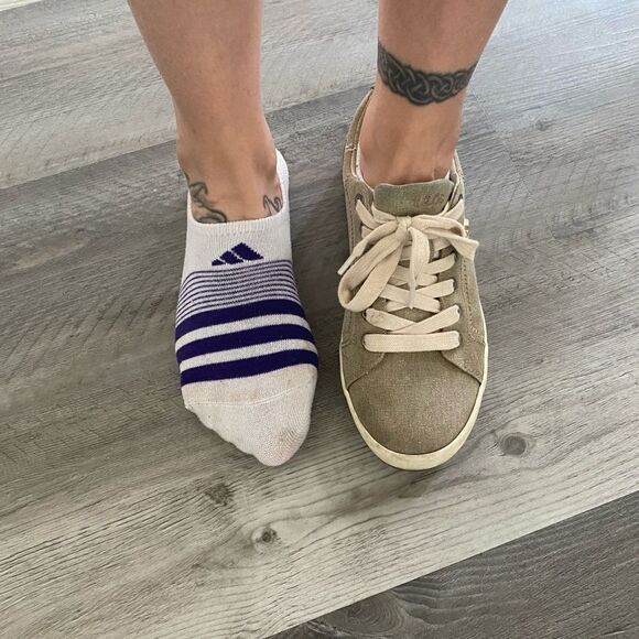 adidas Accessories - Adidas DKNY Mismatched White Grey Purple Ankle Socks Low Profile Worn